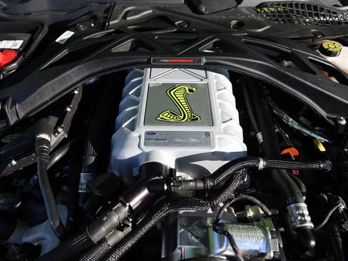 Used 2020 Ford Mustang Shelby GT500 w/ Technology Package image 41