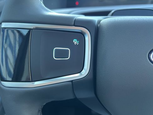 New 2025 Ford Expedition Active image 19