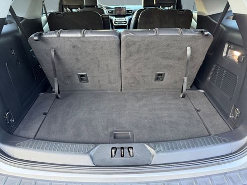 Used 2022 Ford Explorer XLT w/ Equipment Group 202A image 22