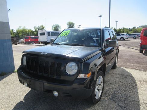 Used 2014 Jeep Patriot Latitude AWD/4WD image 1