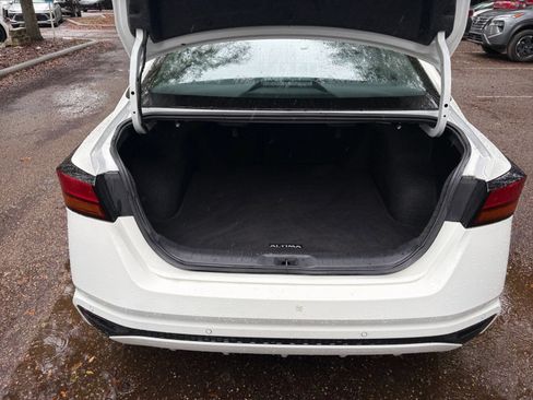 Used 2025 Nissan Altima 2.5 SV FWD image 30