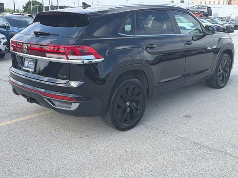 Certified 2025 Volkswagen Atlas Cross Sport SE w/ Panoramic Sunroof Package AWD/4WD image 6