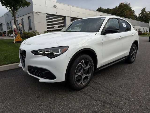 New 2026 Alfa Romeo Stelvio Sprint w/ Convenience Package AWD/4WD image 4