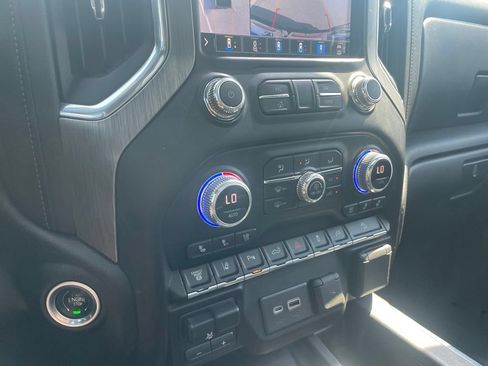 Used 2022 GMC Sierra 2500 Denali AWD/4WD image 17