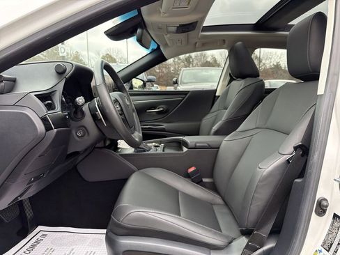 Used 2024 Lexus ES 350 Luxury image 11