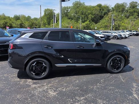 New 2026 Kia Sportage EX FWD image 2