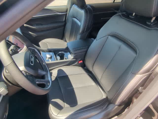Certified 2025 Jeep Grand Cherokee L Limited w/ Black Appearance Package AWD/4WD image 17