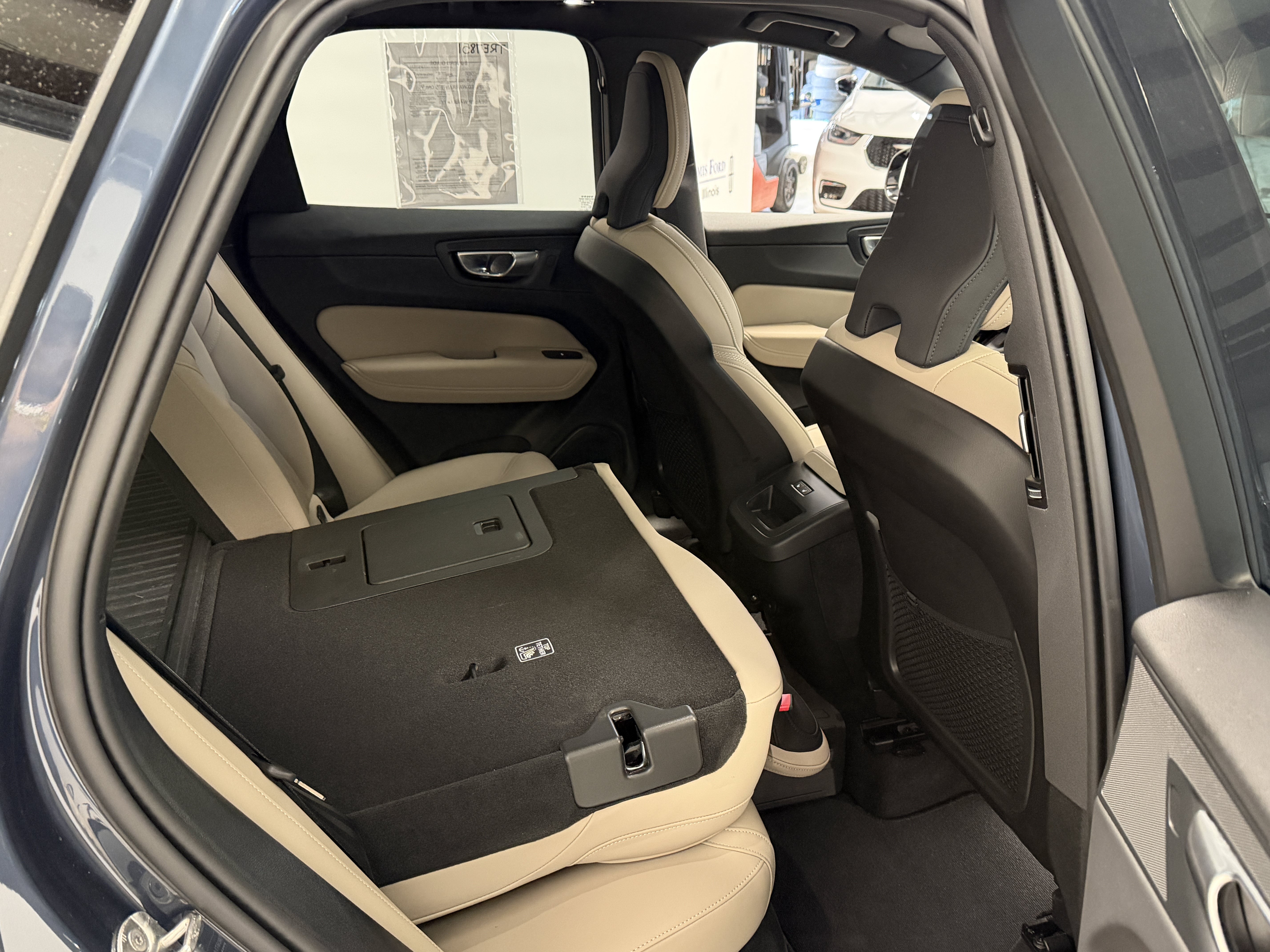 Used 2026 Volvo XC60 B5 Plus AWD/4WD image 23