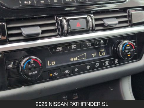 Certified 2025 Nissan Pathfinder SL w/ SL Premium Package image 24