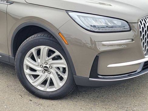 Used 2025 Lincoln Corsair FWD image 9