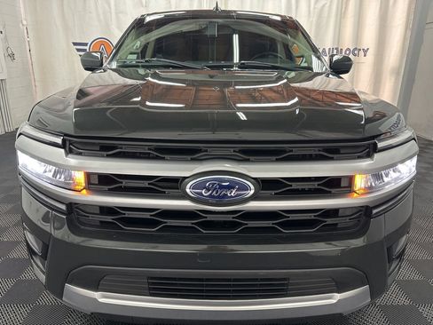 Used 2022 Ford Expedition Max XLT image 3