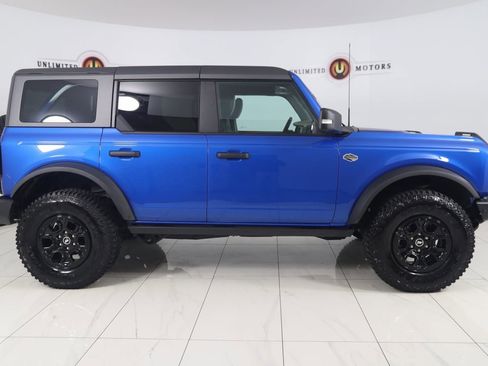 Used 2022 Ford Bronco Wildtrak image 2