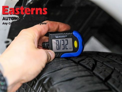 Used 2020 Nissan Titan SV w/ SV Convenience Package image 29