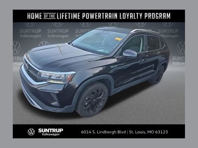 Used 2023 Volkswagen Taos SE w/ Black Wheel Package