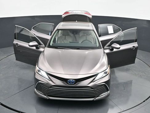 Used 2024 Toyota Camry XLE FWD image 46