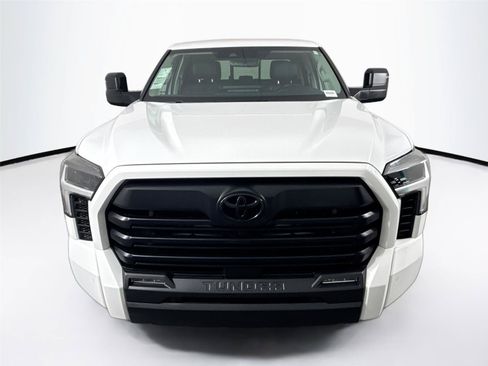 Used 2022 Toyota Tundra SR5 w/ SR5 Premium Package RWD image 8