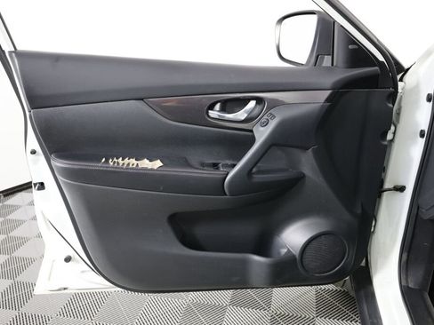 Used 2019 Nissan Rogue S w/ Special Edition Package image 12