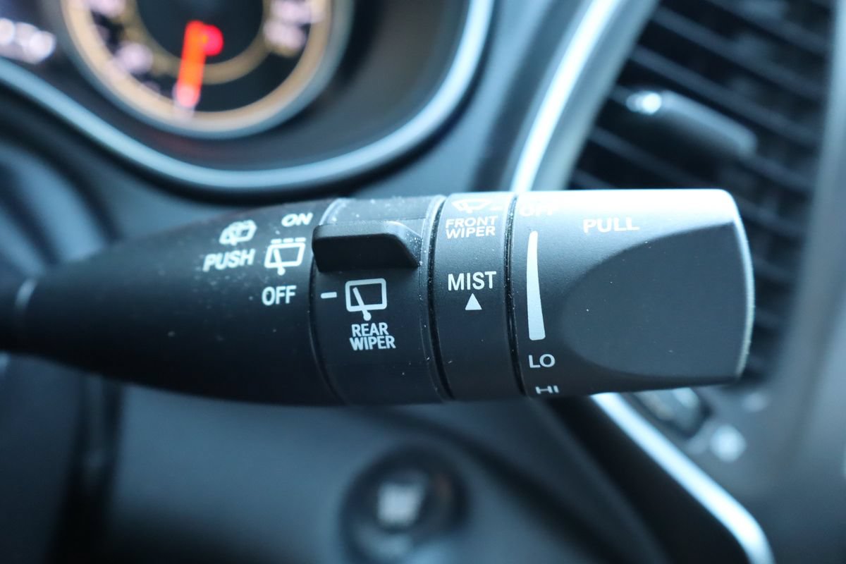 Used 2020 Jeep Cherokee Trailhawk w/ Technology Group AWD/4WD image 33