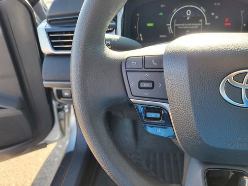 Used 2025 Toyota Camry LE FWD image 22