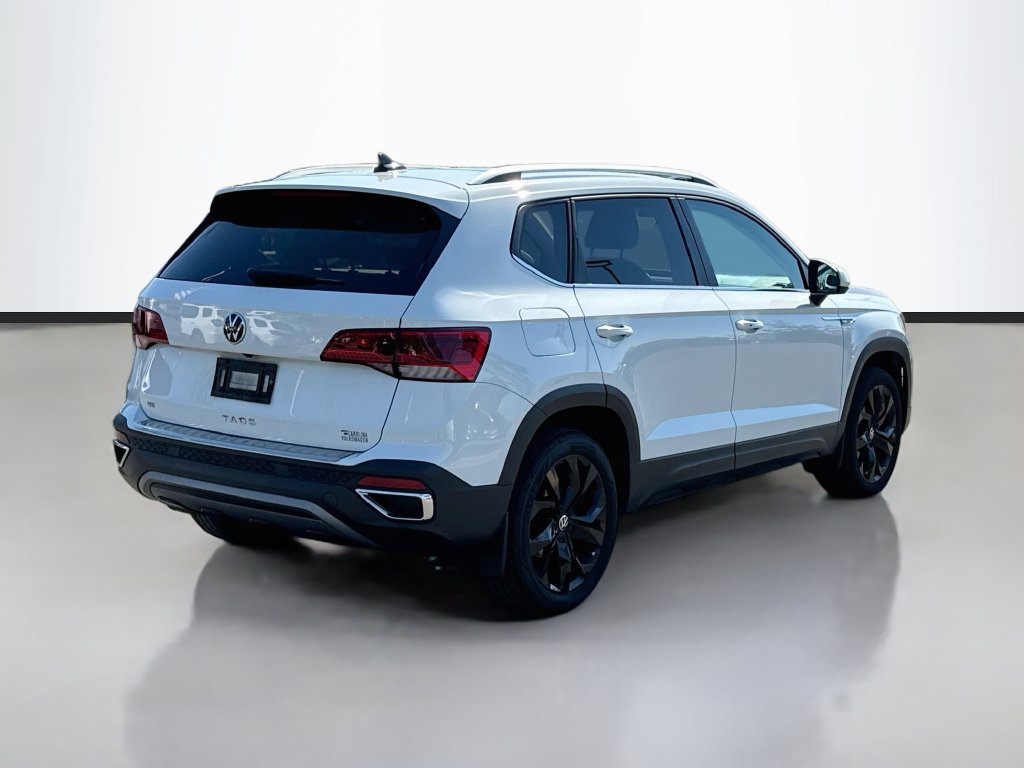 Used 2023 Volkswagen Taos SE w/ Panoramic Sunroof Package FWD image 7