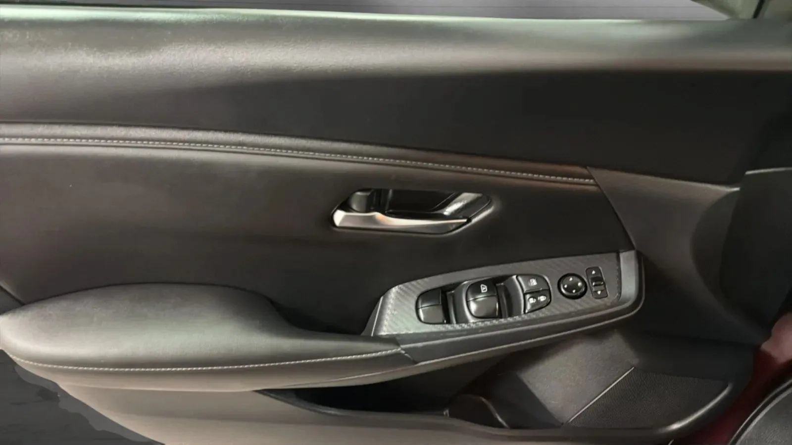 Used 2024 Nissan Sentra SV FWD image 18
