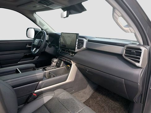 Used 2024 Toyota Tundra Limited image 13