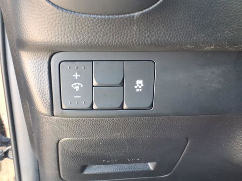 Used 2018 Kia Soul + FWD image 19