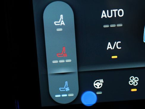 Used 2025 Ford Mustang Mach-E Premium image 24