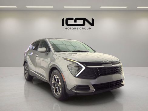 Used 2025 Kia Sportage LX image 4