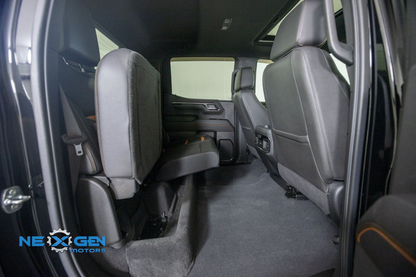 Used 2022 GMC Sierra 1500 AT4 w/ AT4 Premium Package AWD/4WD image 42