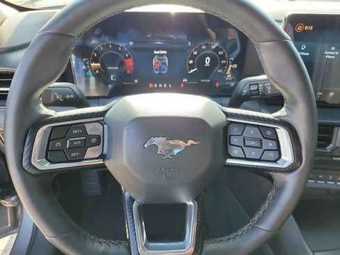 Used 2025 Ford Mustang Coupe RWD image 15