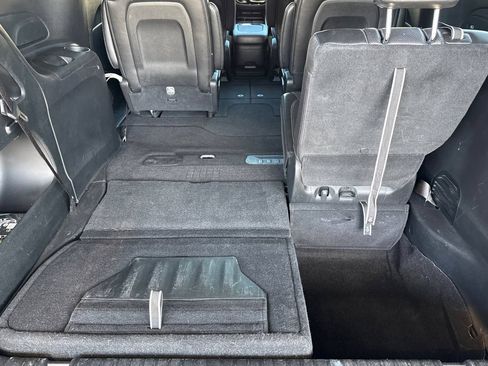 Used 2025 Chrysler Pacifica Limited FWD image 22