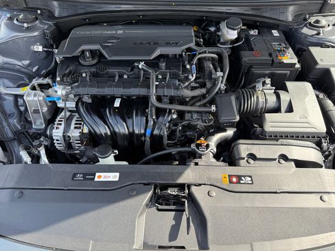 Certified 2025 Hyundai Elantra Sport image 20