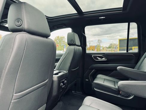 Used 2022 Chevrolet Suburban Z71 w/ Z71 Off-Road Package image 38