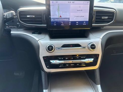Used 2023 Ford Explorer XLT w/ Equipment Group 202A AWD/4WD image 18