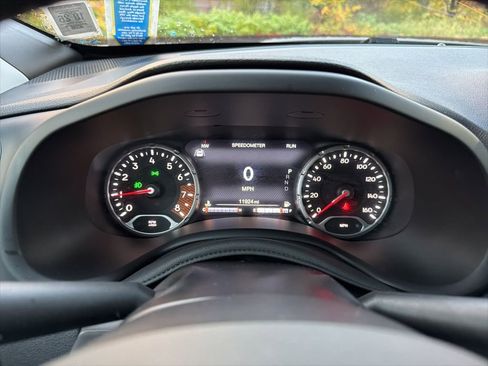 Certified 2022 Jeep Renegade Latitude w/ Convenience Group image 5