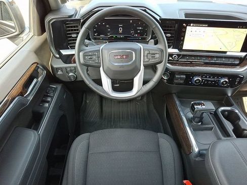 Used 2025 GMC Sierra 1500 Elevation AWD/4WD image 12