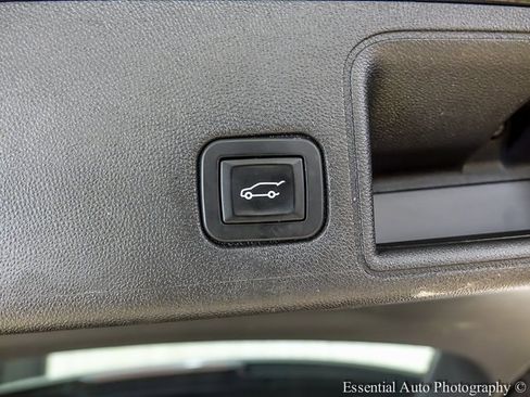 Used 2019 GMC Terrain SLT w/ Preferred Package image 22