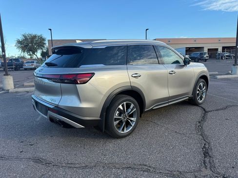Used 2023 INFINITI QX60 Luxe w/ Performance Audio Package image 3