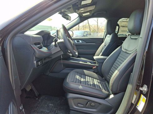 New 2026 Ford Explorer ST-Line w/ ST-Line Street Pack AWD/4WD image 6