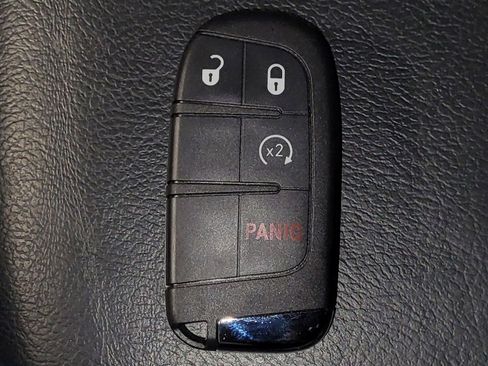 Used 2020 Jeep Compass Limited FWD image 32