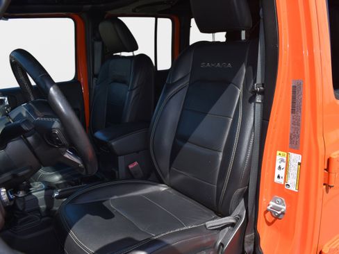 Used 2018 Jeep Wrangler Unlimited Sahara AWD/4WD image 24