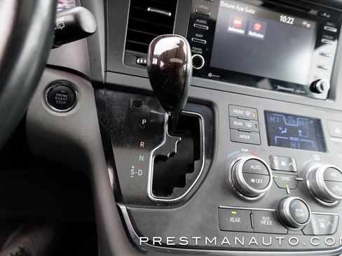 Used 2019 Toyota Sienna XLE w/ XLE Navigation Package image 28