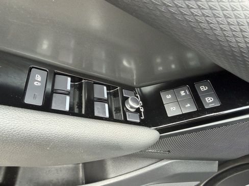 Used 2021 Land Rover Range Rover Velar S AWD/4WD image 11