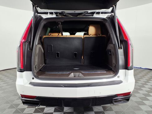 Used 2022 Cadillac Escalade Sport w/ Touring Package AWD/4WD image 8