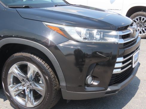 Used 2018 Toyota Highlander Limited Platinum AWD/4WD image 6