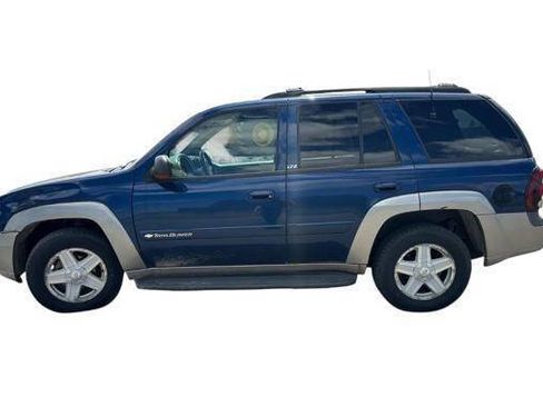 Used 2002 Chevrolet TrailBlazer LTZ AWD/4WD image 2