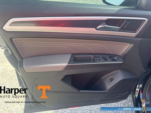 Used 2023 Volkswagen Atlas Cross Sport SEL image 19