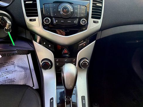 Used 2014 Chevrolet Cruze LT FWD image 11