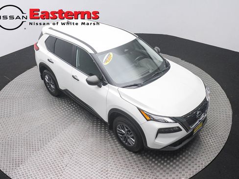 Used 2023 Nissan Rogue S AWD/4WD image 3